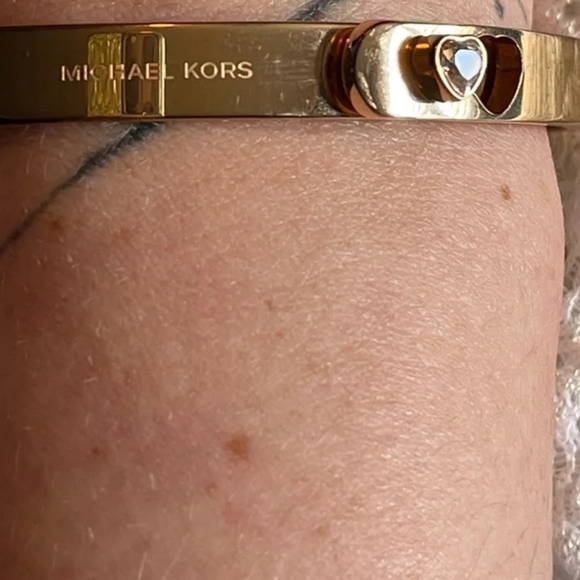 Michael Kors Bracelet with RHINESTONE heart accent..just gorgeous! - Picture 3 of 5